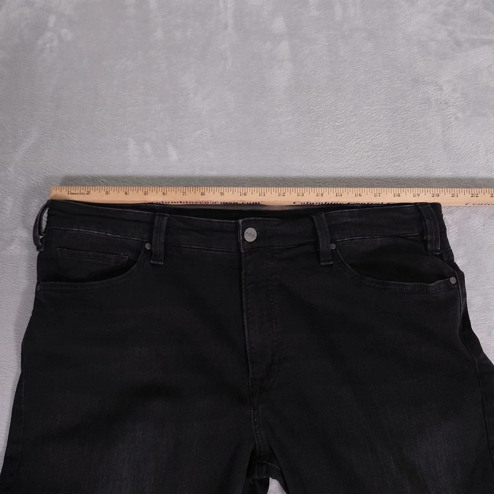 34 Heritage Charisma Jeans Mens 40 X 34 Black Comfort Rise Classic Straight